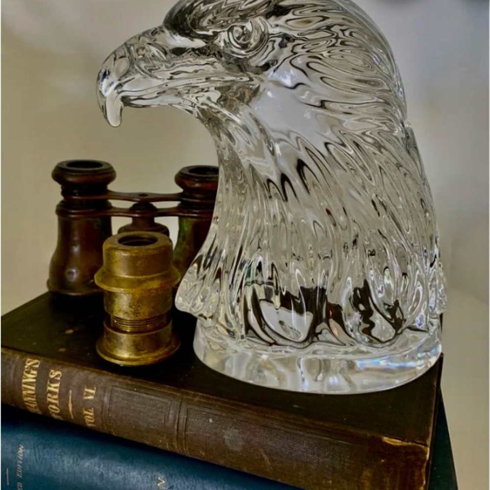 Davinci large Eagle  Crystal paperweight